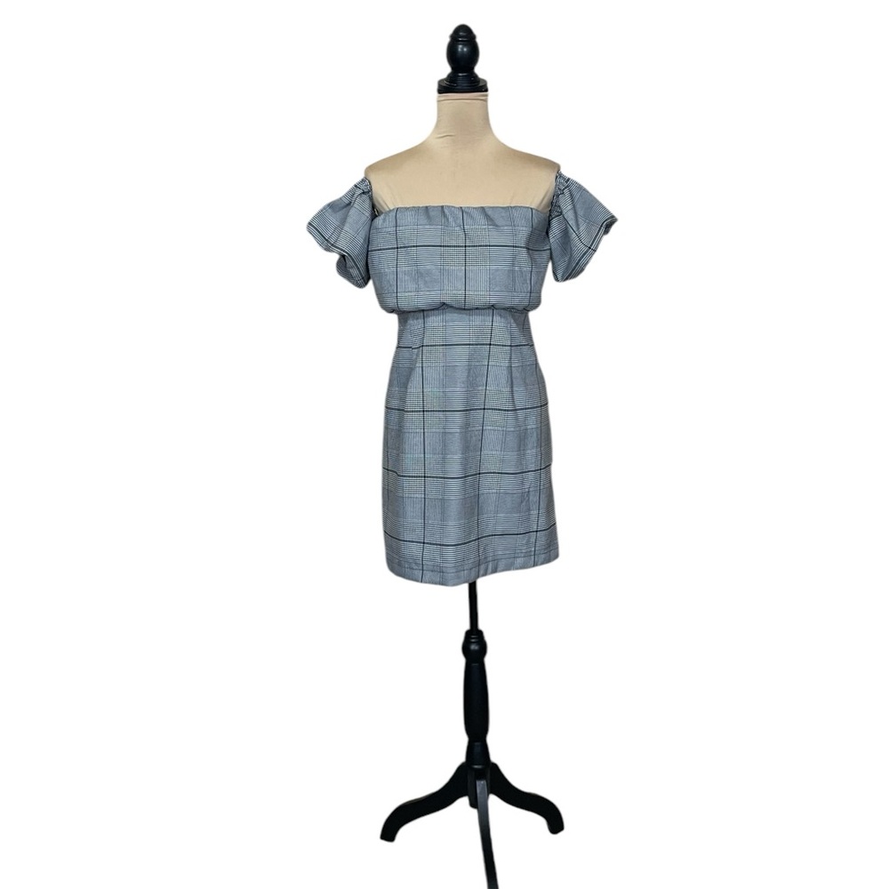 Honey Punch Off the Shoulders Houndstooth Mini Dress with Back Lace-Up NWT - Picture 2 of 11
